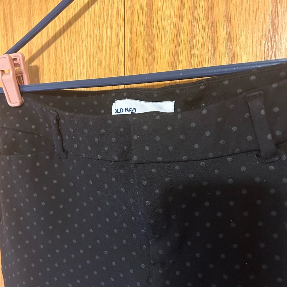 Old Navy Pixie Capris. - image 2